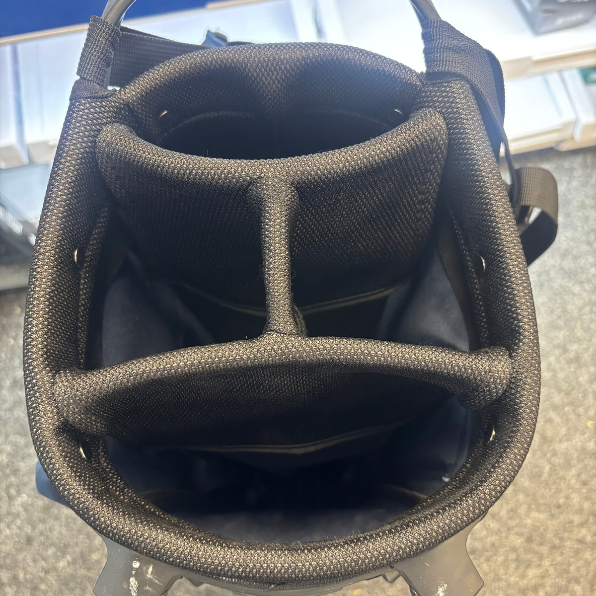 Taylormade Flex Tech Carry Bag