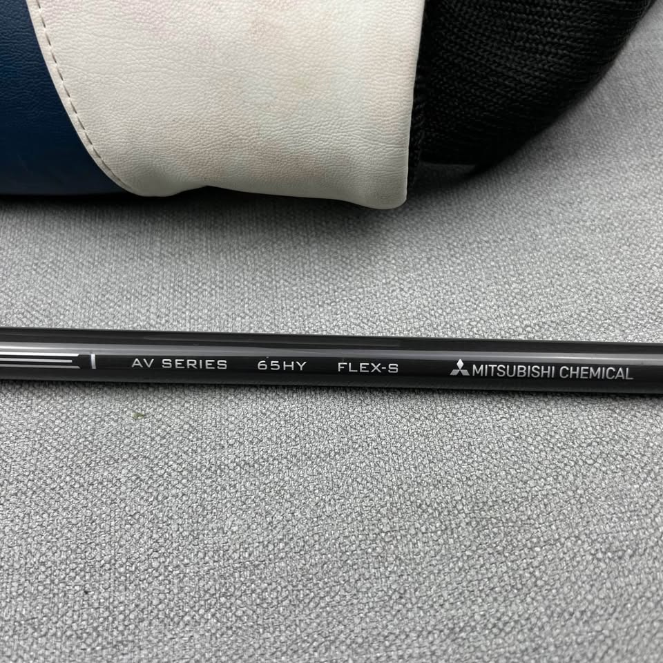 Titleist TSi2 5 Hybrid - Stiff Flex / 24 Degree
