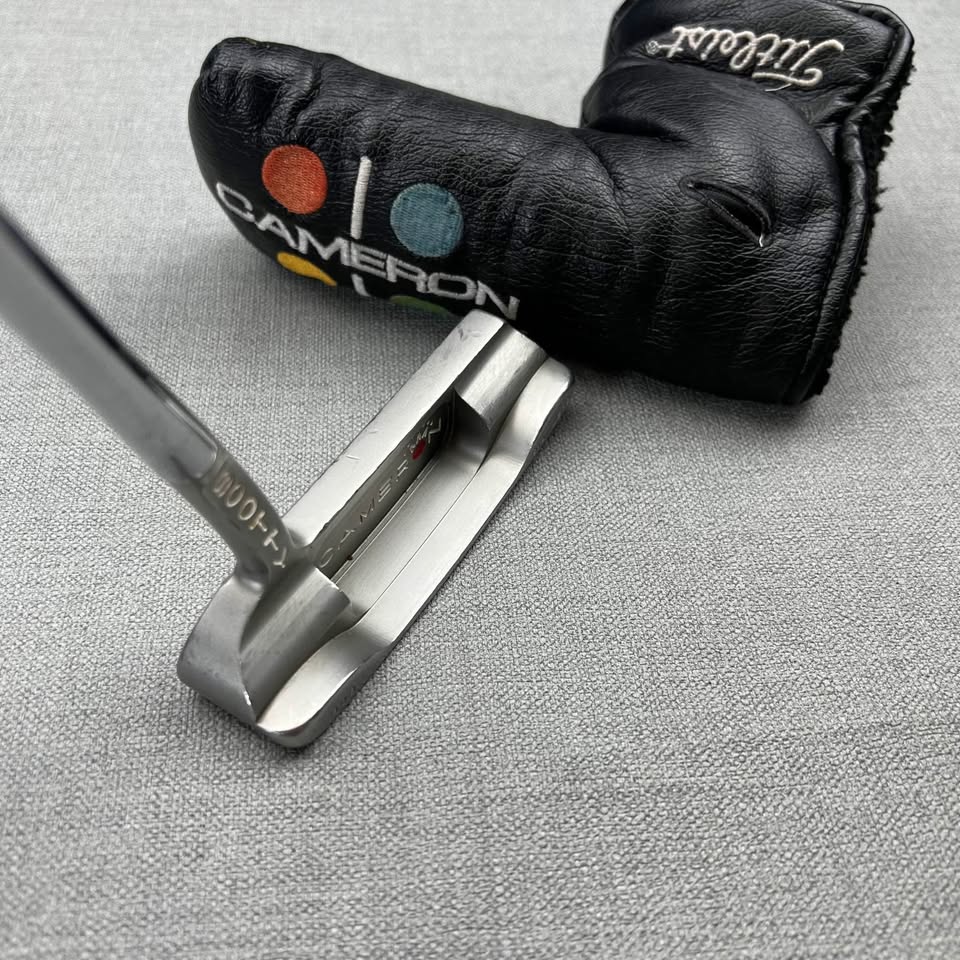 Scotty Cameron Studio Stainless Newport Beach 1.5 Putter - 33 Inches