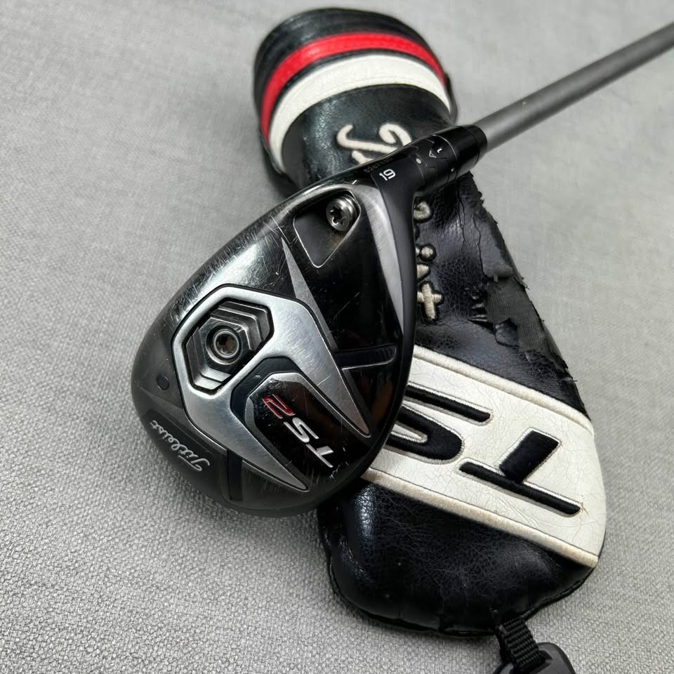 Titleist Ts2 3 Hybrid - Regular Flex - 19 Degrees