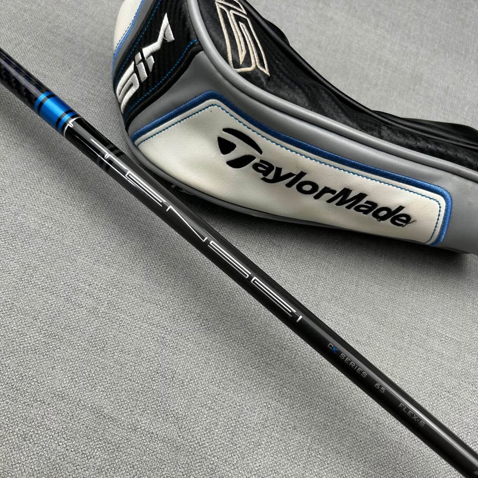 Taylormade SIM Titanium Rocket Fairway 3 Wood - Stiff Flex / 14 Degree Adjustable