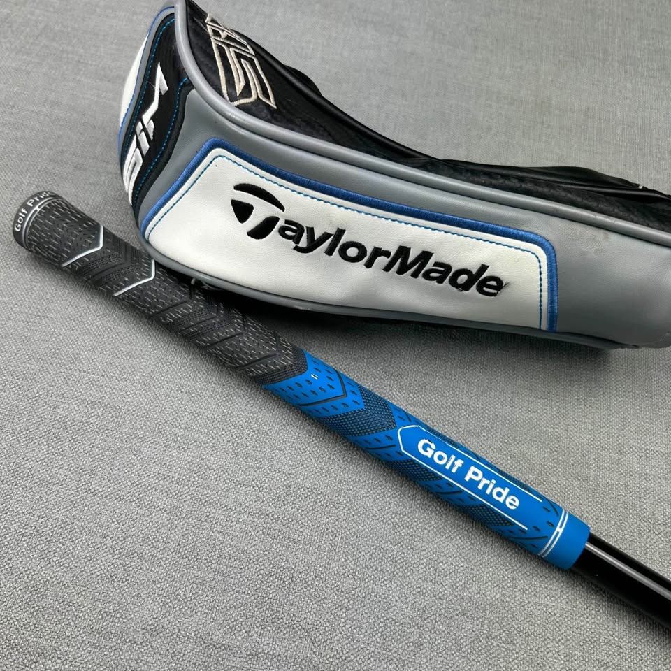 Taylormade SIM Titanium Rocket Fairway 3 Wood - Stiff Flex / 14 Degree Adjustable