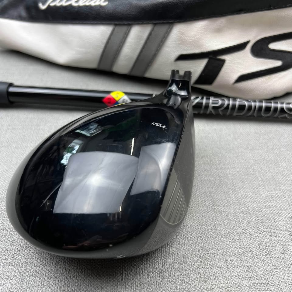 Titleist TSi4 Driver - Stiff Flex / 9 Degree / Low Spin