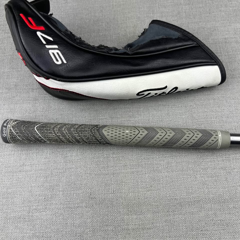 Titleist 910F Fairway 4 Wood - X Flex / 17 Degree