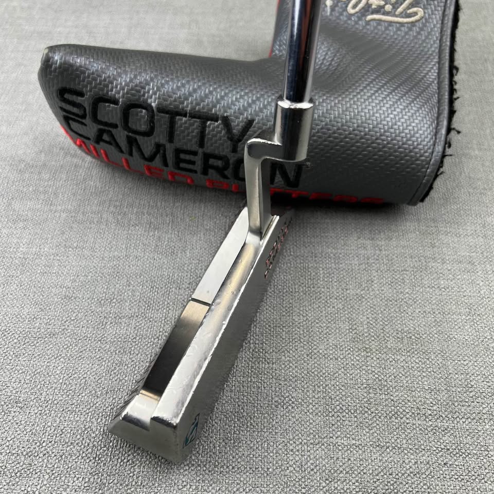 Scotty Cameron Studio Select Laguna 2 - 34 Inches / Custom SuperMan