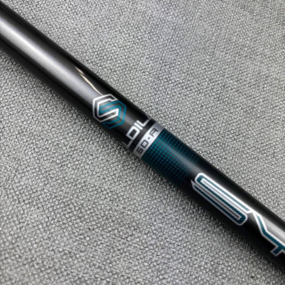 Callaway Rogue 4 Hybrid - Regular Flex / 21 Degree