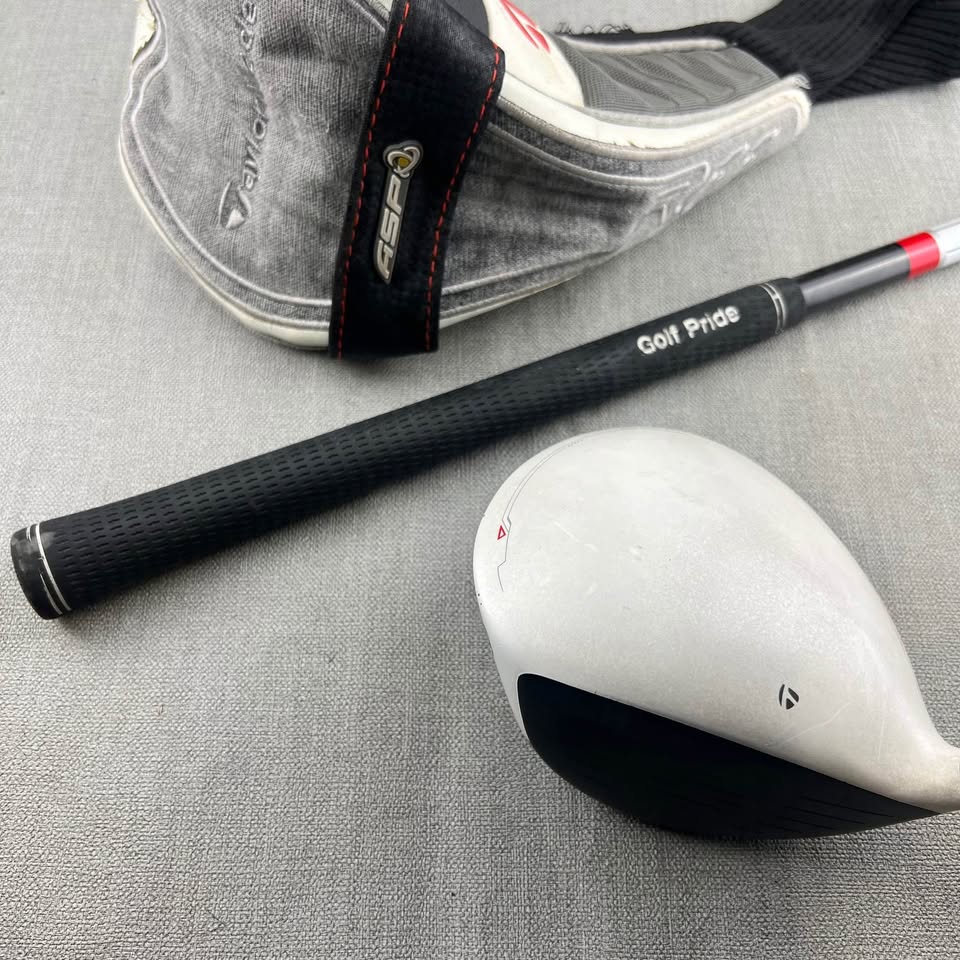 Taylormade R11 Driver - Stiff Flex / 9 Degree
