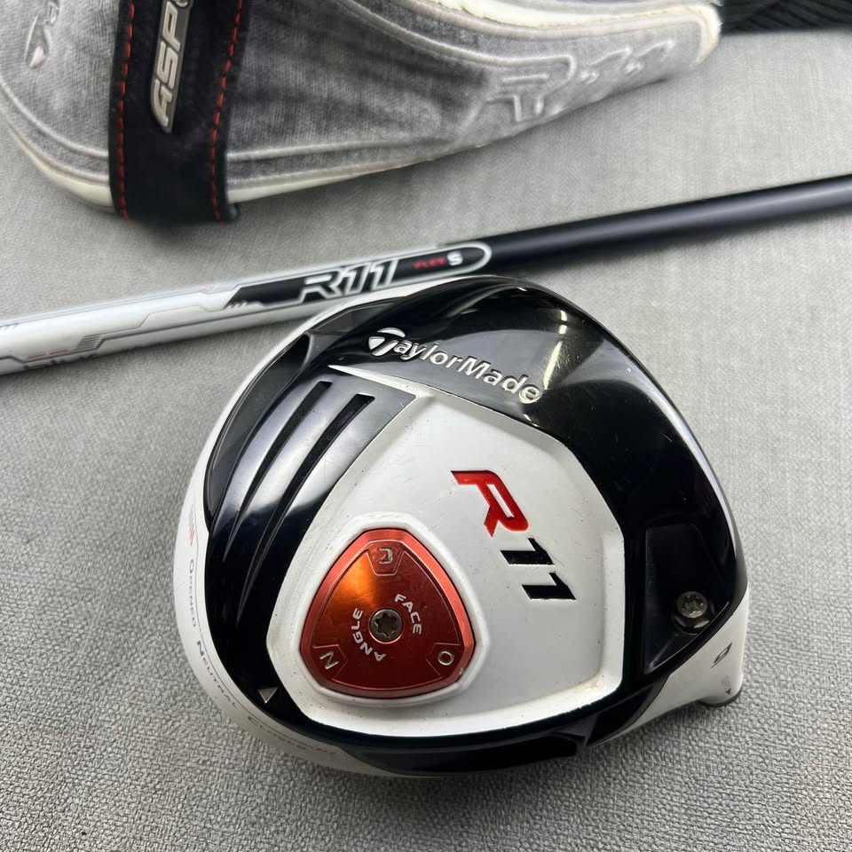 Taylormade R11 Driver - Stiff Flex / 9 Degree