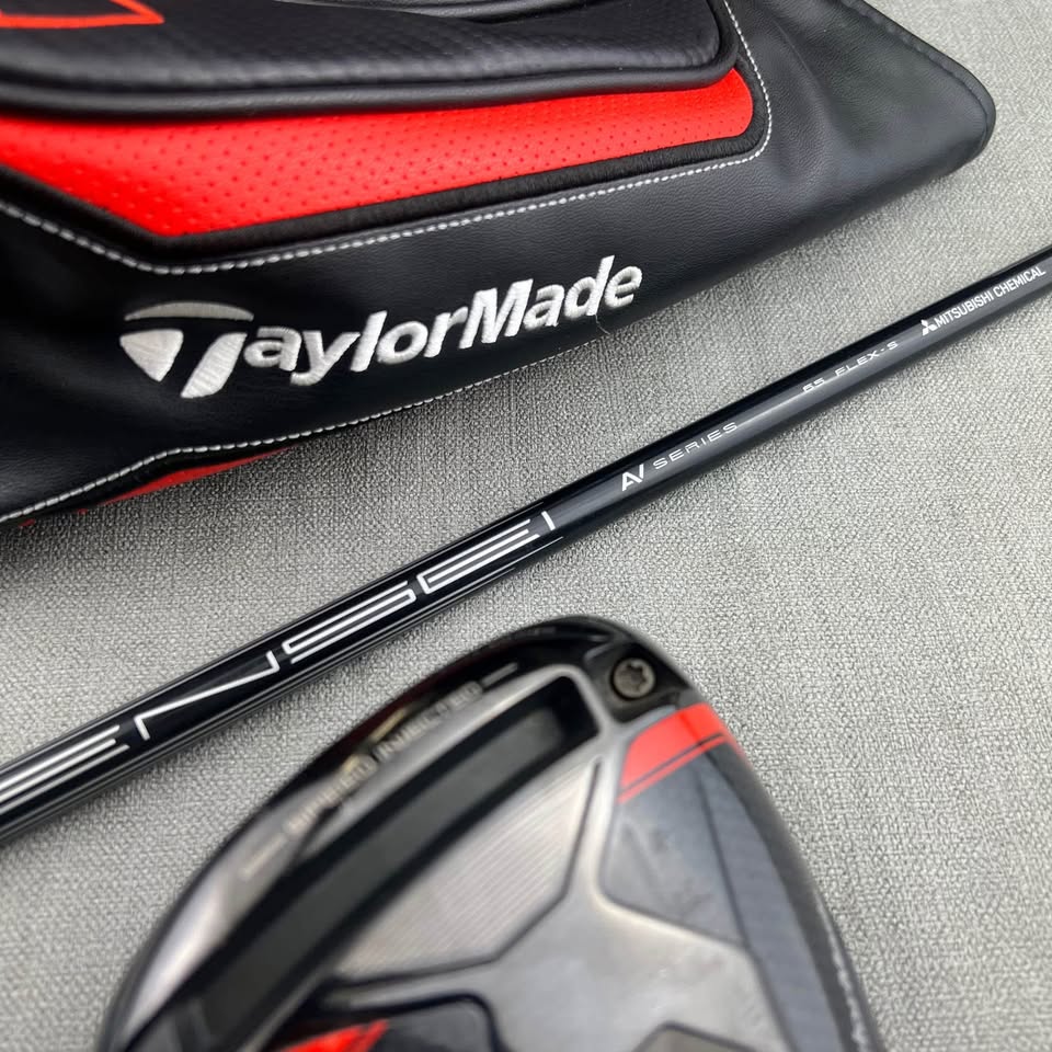 Taylormade M6 Driver - Stiff Flex / 10.5 Degree