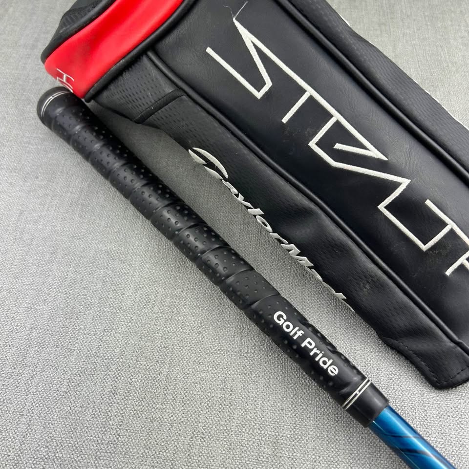 Taylormade Stealth Driver - Regular Flex / 10.5 Degree / LEFT HANDED