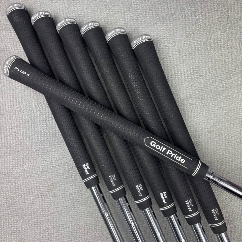 Titleist T100 Forged Irons - Tour Issue Dynamic Gold S400 / 4-PW