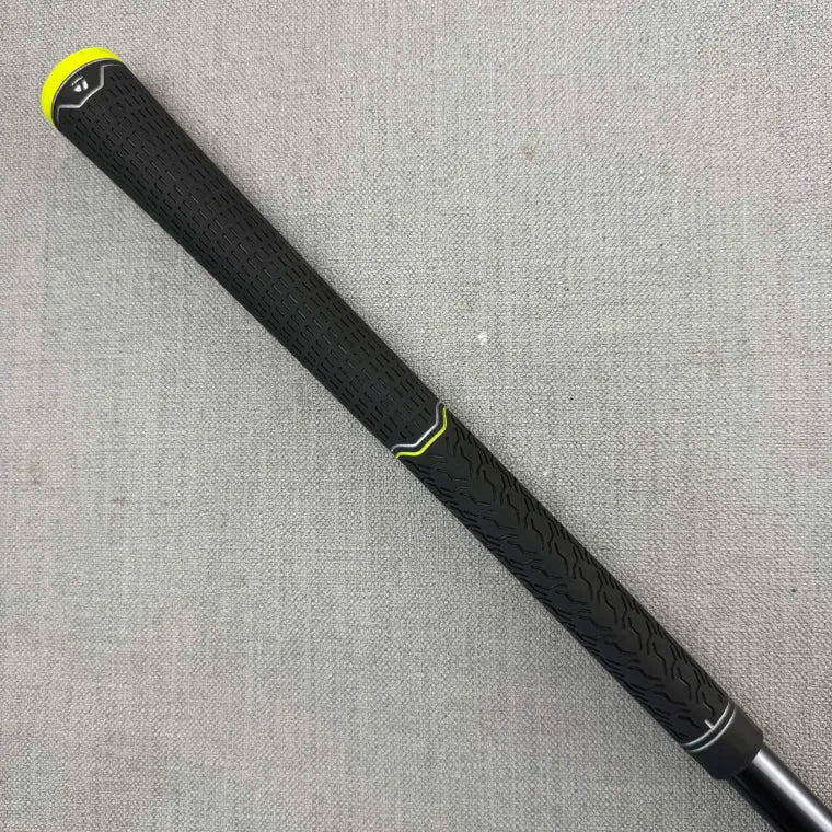 Taylormade M2 4 Hybrid - Regular Flex / 22 Degree