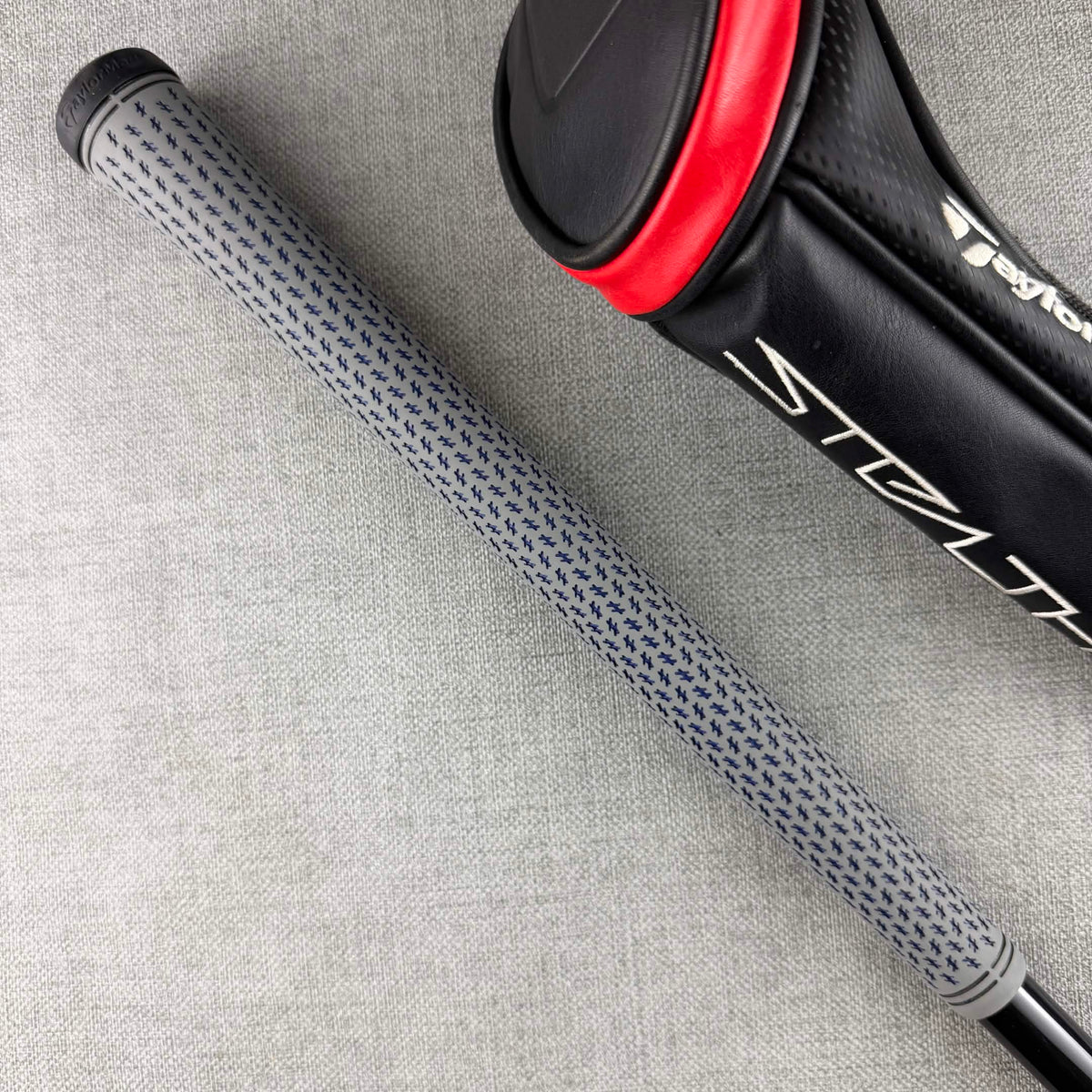 Taylormade Stealth Hybrid - Stiff Flex / 19 Degree