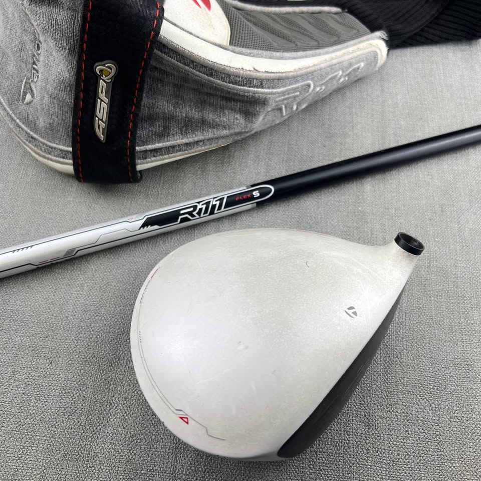 Taylormade R11 Driver - Stiff Flex / 9 Degree