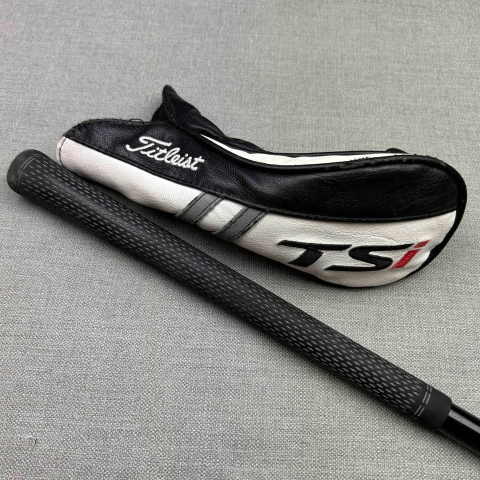 Titleist TSI3 2 Hybrid - Stiff Flex / 18 Degree