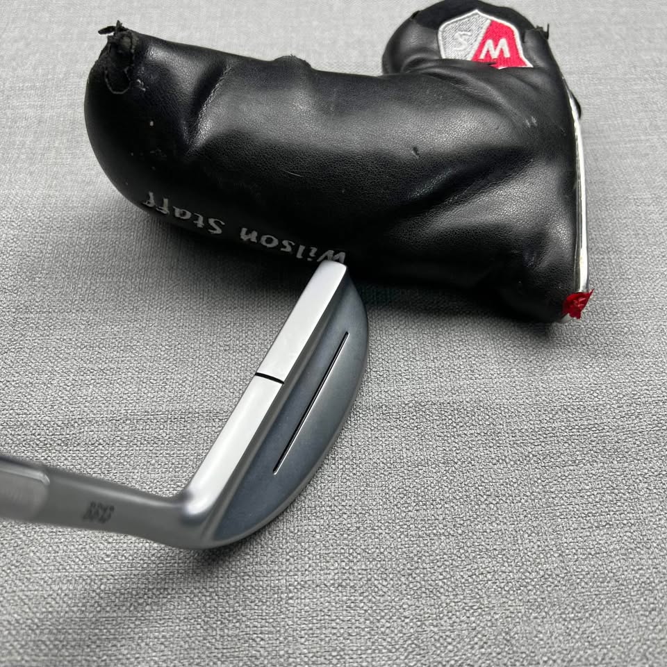 Wilson Staff R Mendralla Putter - 34.5 Inches