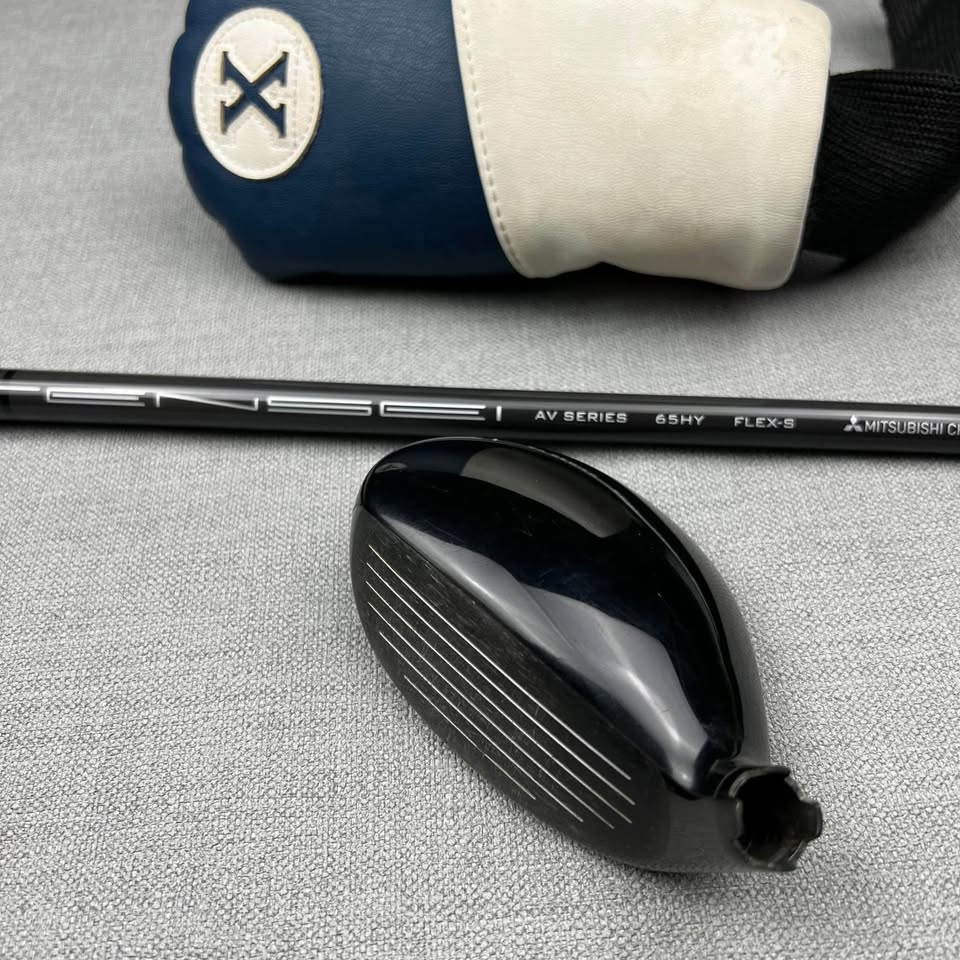 Titleist TSi2 5 Hybrid - Stiff Flex / 24 Degree