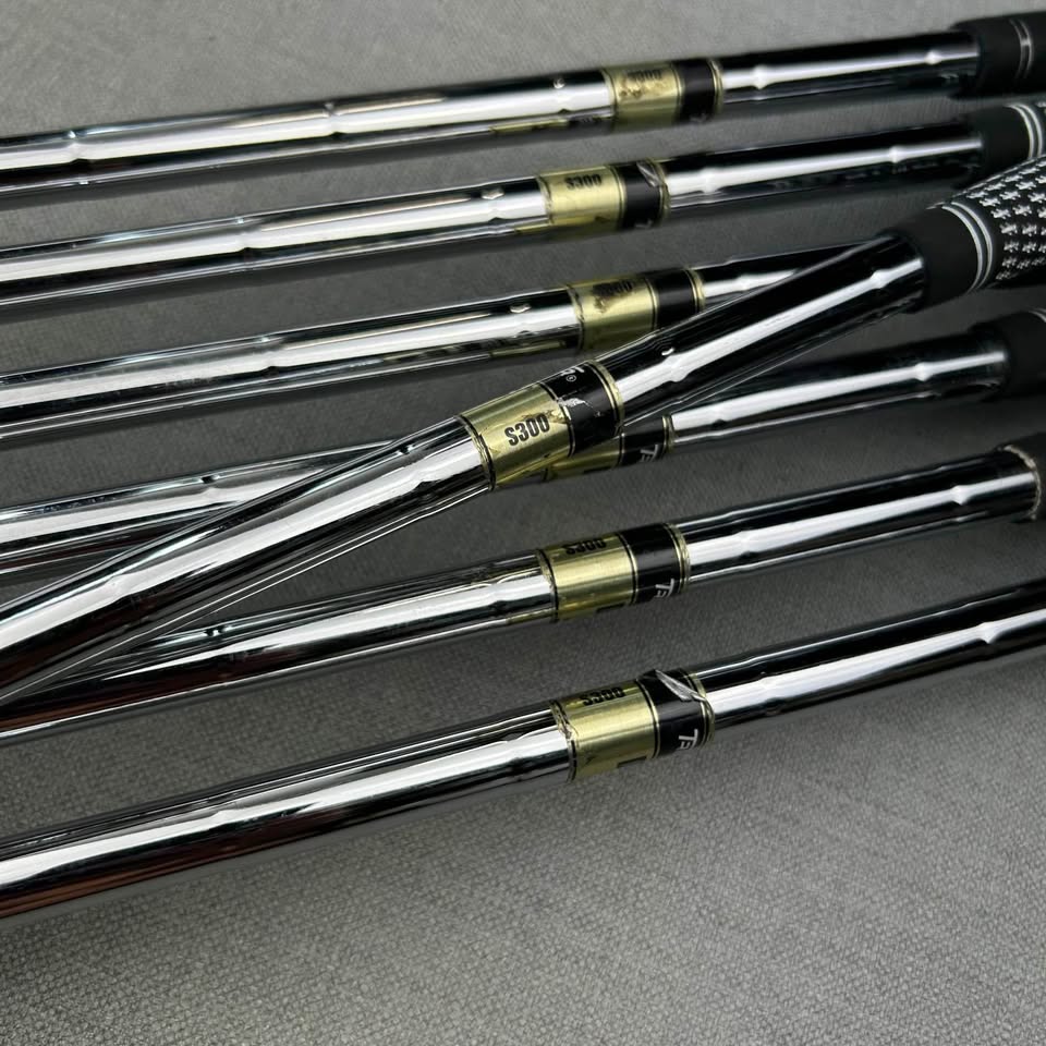 Wilson Staff - Staff Model CB Irons / 4-PW