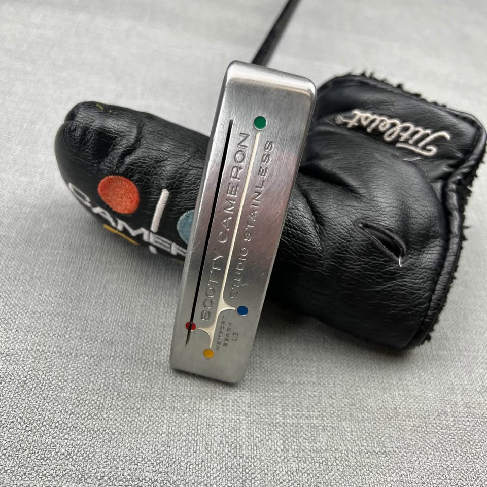 Scotty Cameron Studio Stainless Newport Beach 1.5 Putter - 33 Inches