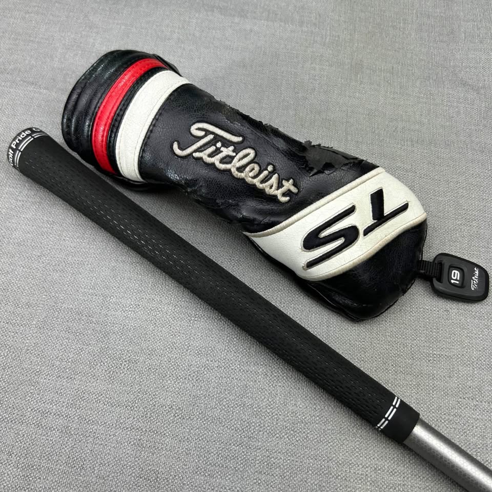 Titleist Ts2 3 Hybrid - Regular Flex - 19 Degrees