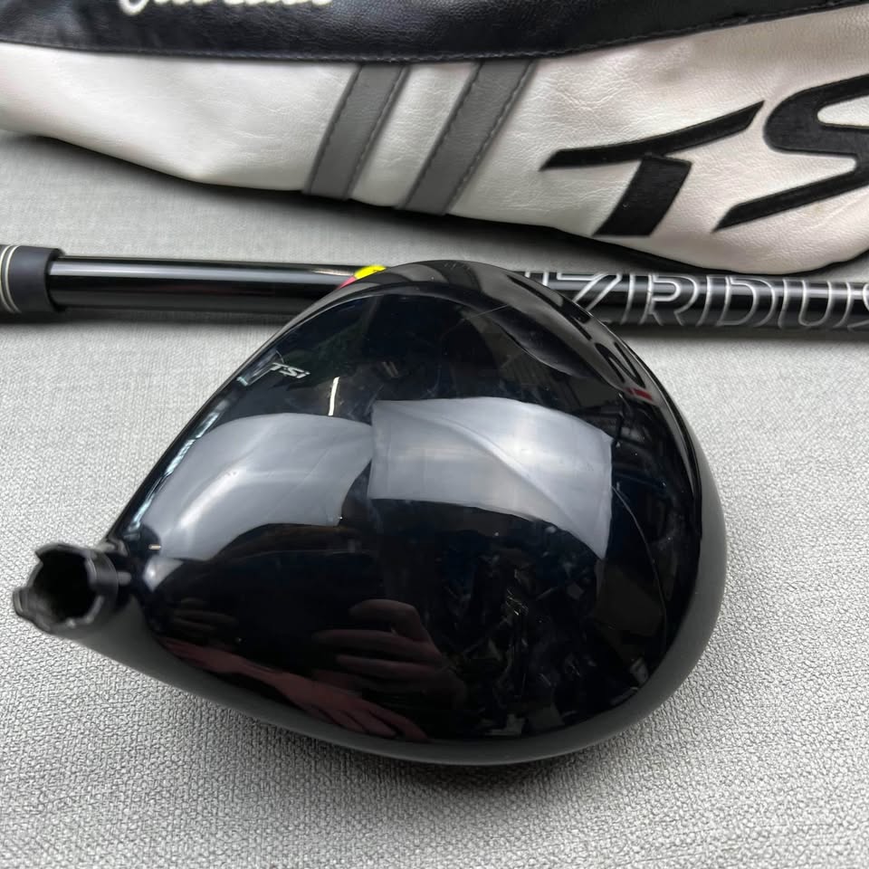 Titleist TSi4 Driver - Stiff Flex / 9 Degree / Low Spin