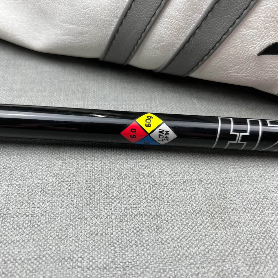 Titleist TSi4 Driver - Stiff Flex / 9 Degree / Low Spin