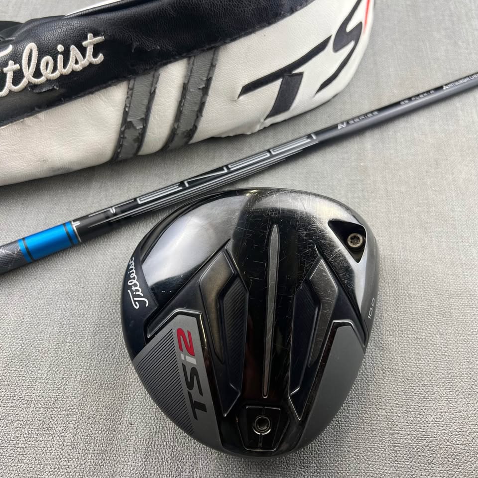 Titleist TSi2 Driver - Regular Flex / 10 Degree