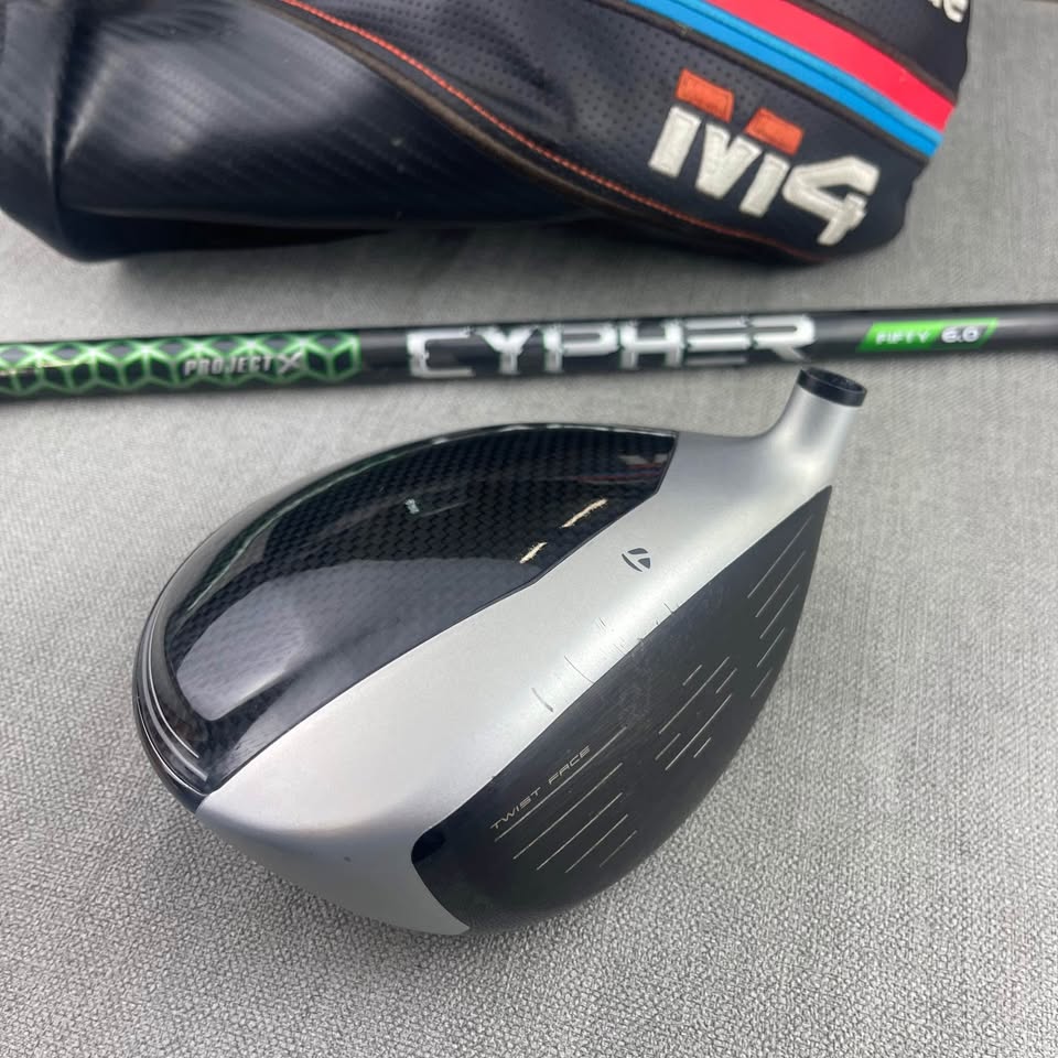 Taylormade M4 Driver - Stiff Flex / 10.5 Degree