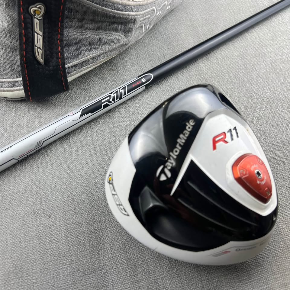 Taylormade R11 Driver - Stiff Flex / 9 Degree