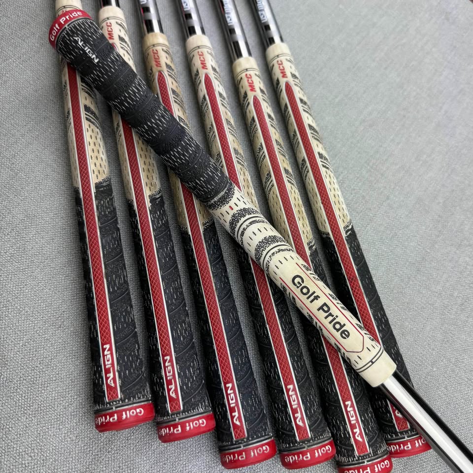 Mizuno JPX921 Forged Irons - Upgraded Graphite Soft Regular Flex / 5-GW