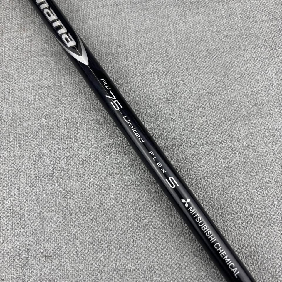 Taylormade M5 Titanium Rocket 3 Wood - Stiff Flex / 14 Degree Adjustable