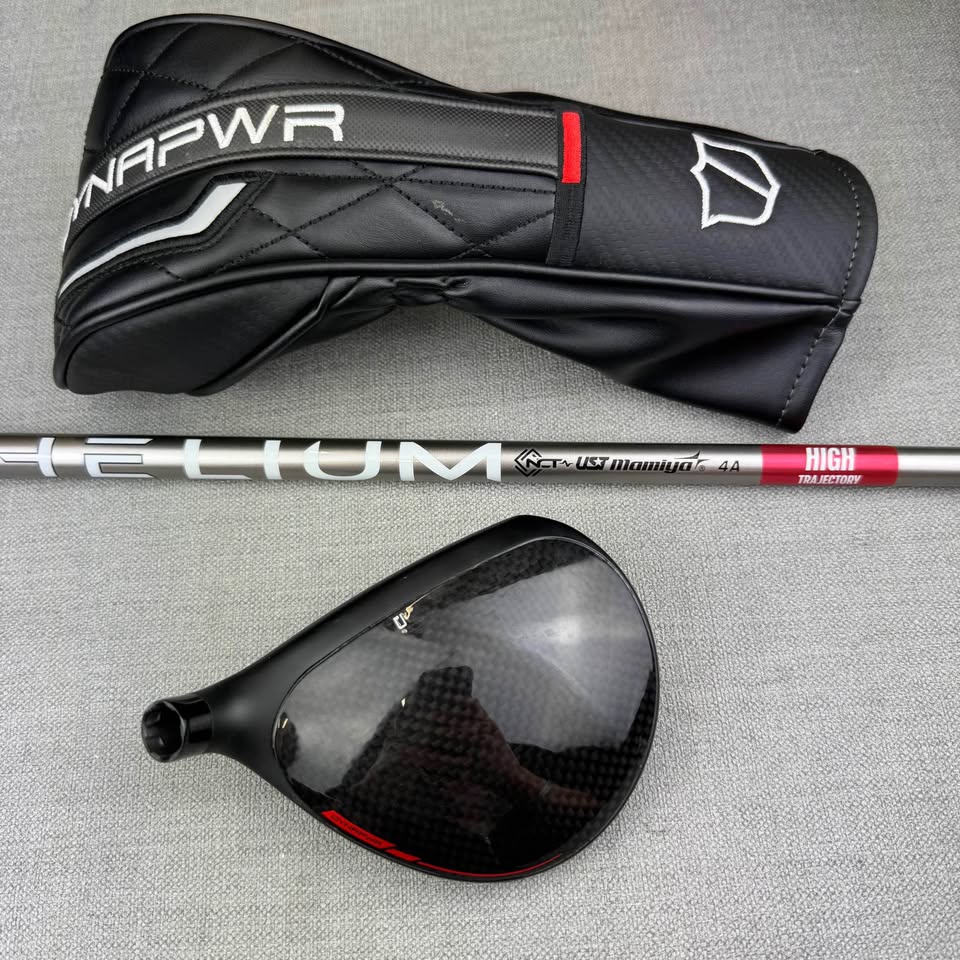 Wilson DynaPWR Carbon Fairway 2025 4 Wood - Senior Flex / 16.5 Degree