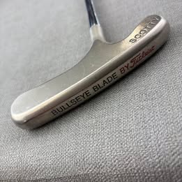 Scotty Cameron Bullseye Blade Putter - 35 Inches / Scotty Cameron Grip