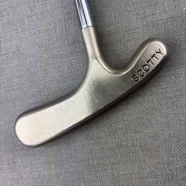 Scotty Cameron Bullseye Blade Putter - 35 Inches / Scotty Cameron Grip