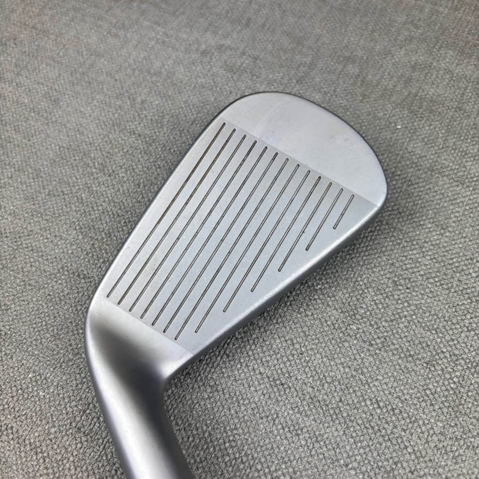 Taylormade P-UDI 2 Iron - X Flex / 17 Degree
