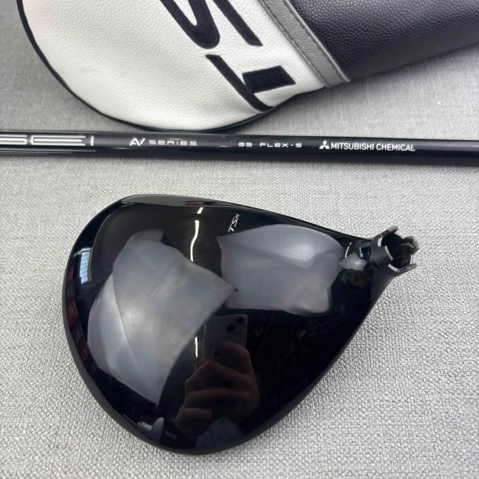 Titleist TSR2 Fairway 4 Wood - Stiff Flex / 16.5 Degree / LEFT HANDED