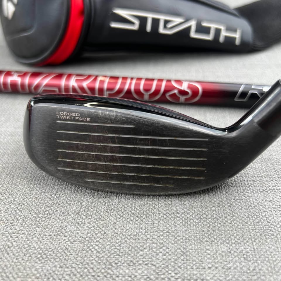 Taylormade Stealth Plus 3 Hybrid - Stiff Flex / 19.5 Degree Adjustable