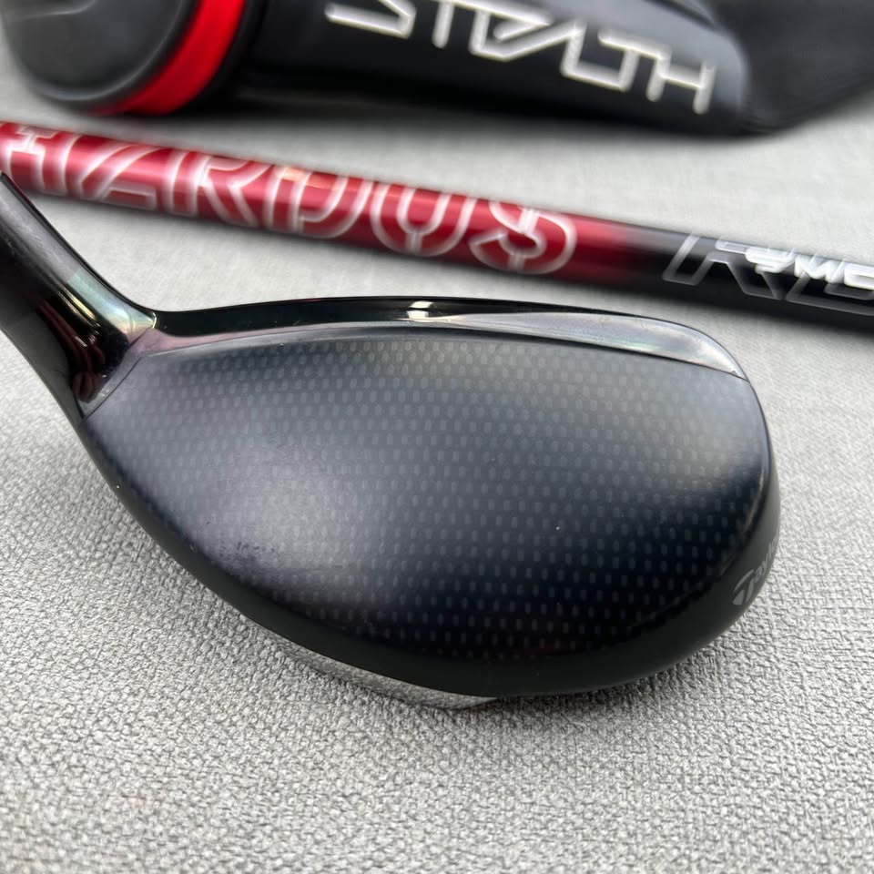 Taylormade Stealth Plus 3 Hybrid - Stiff Flex / 19.5 Degree Adjustable