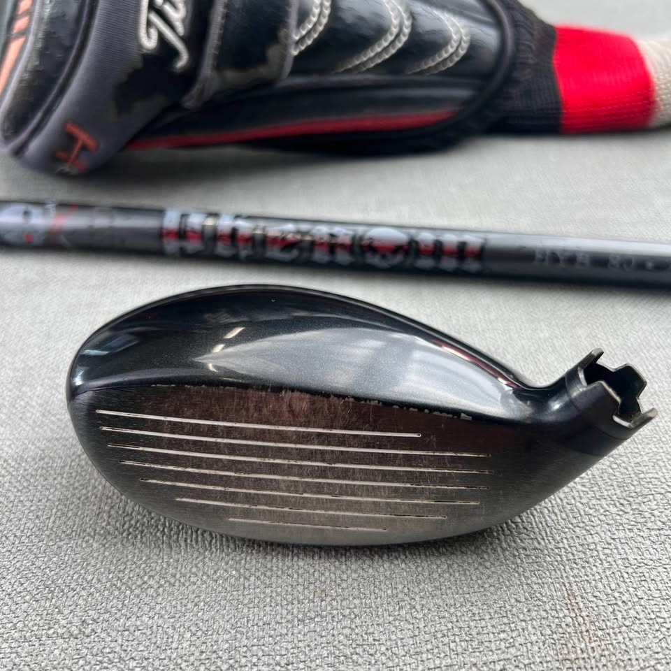 Titleist 913H 3 Hybrid - Regular Flex / 19 Degree Adjustable