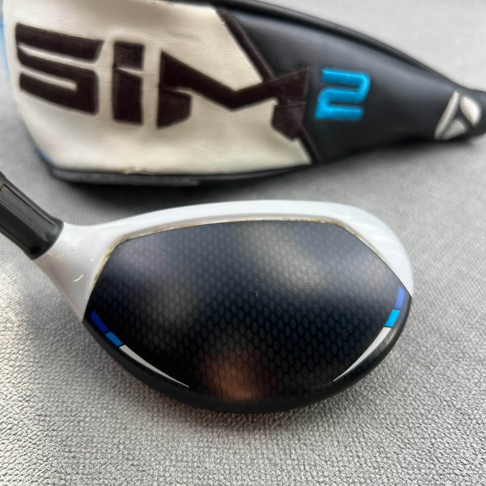 Taylormade SIM2 Max 3 Hybrid - Stiff Flex / 19 Degree