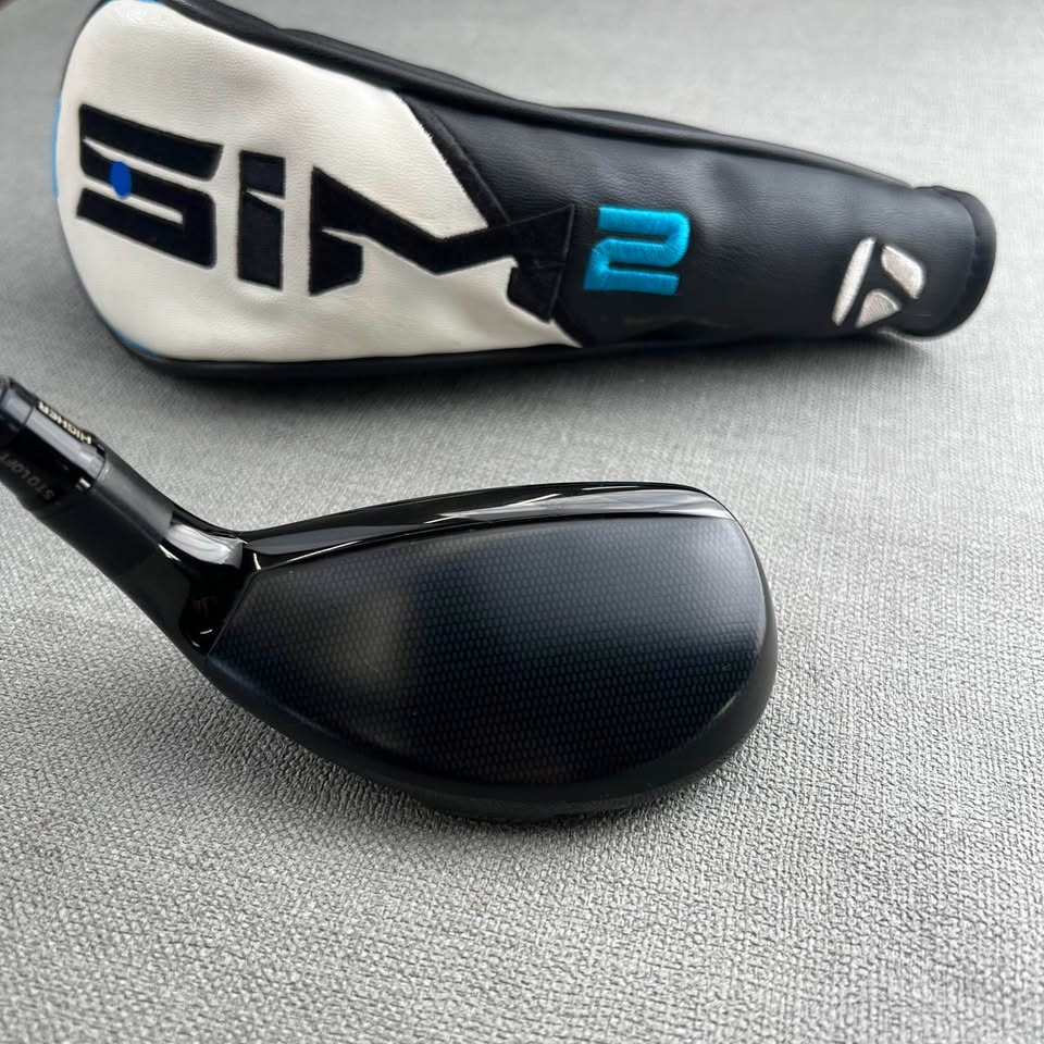 Taylormade SIM2 Rescue 3 Hybrid - Tour X Flex / 19.5 Degree Adjustable