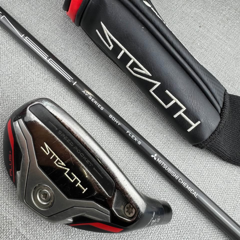 Taylormade Stealth Plus 4 Hybrid - Stiff Flex / 22 Degree
