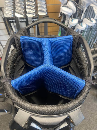 Taylormade Stand Bag - All Zips Working & Rainhood Included