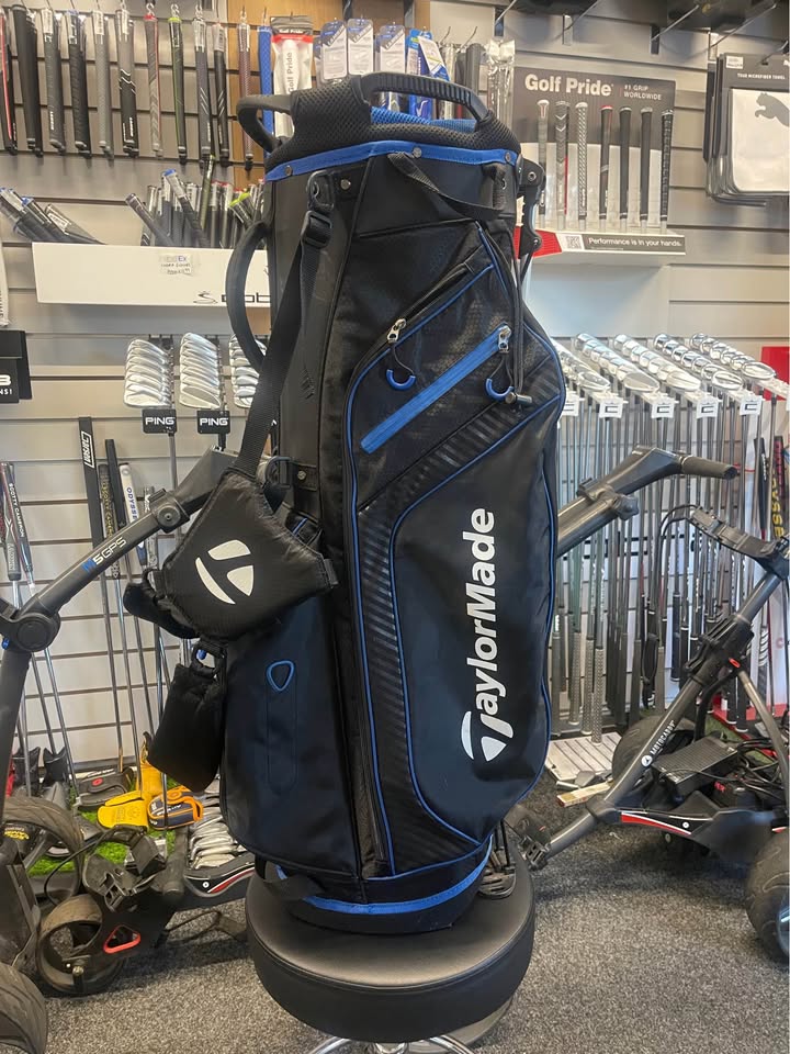 Taylormade Stand Bag - All Zips Working & Rainhood Included