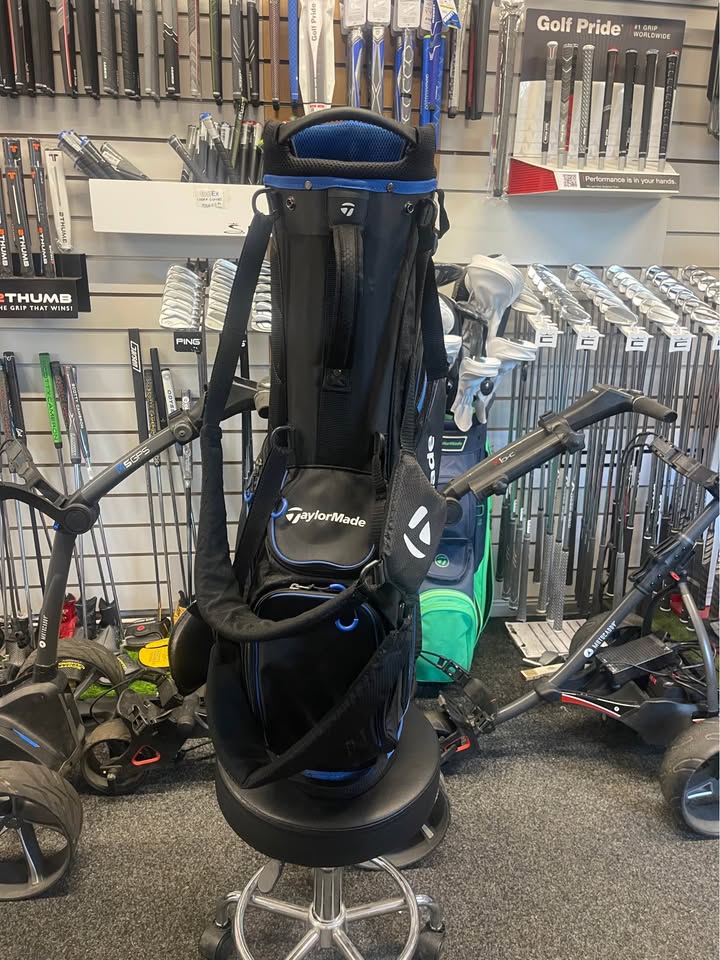 Taylormade Stand Bag - All Zips Working & Rainhood Included
