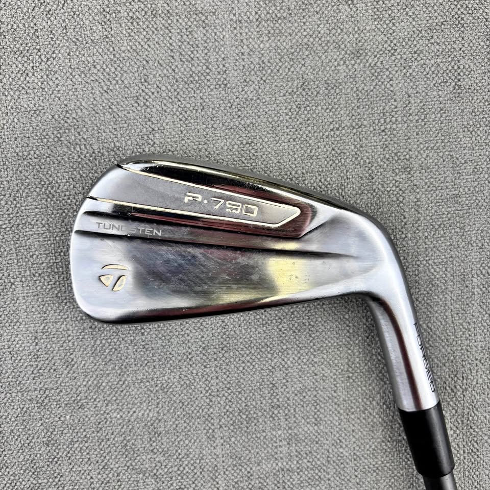 Taylormade P790 2019 2 Iron - Stiff Flex / 18 Degree
