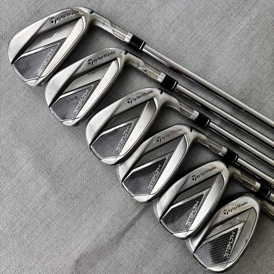 Taylormade Stealth Irons - Regular Flex / 6-SW