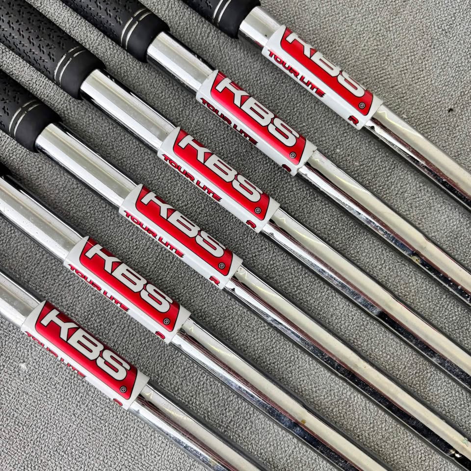 Taylormade Stealth Irons - Regular Flex / 6-SW
