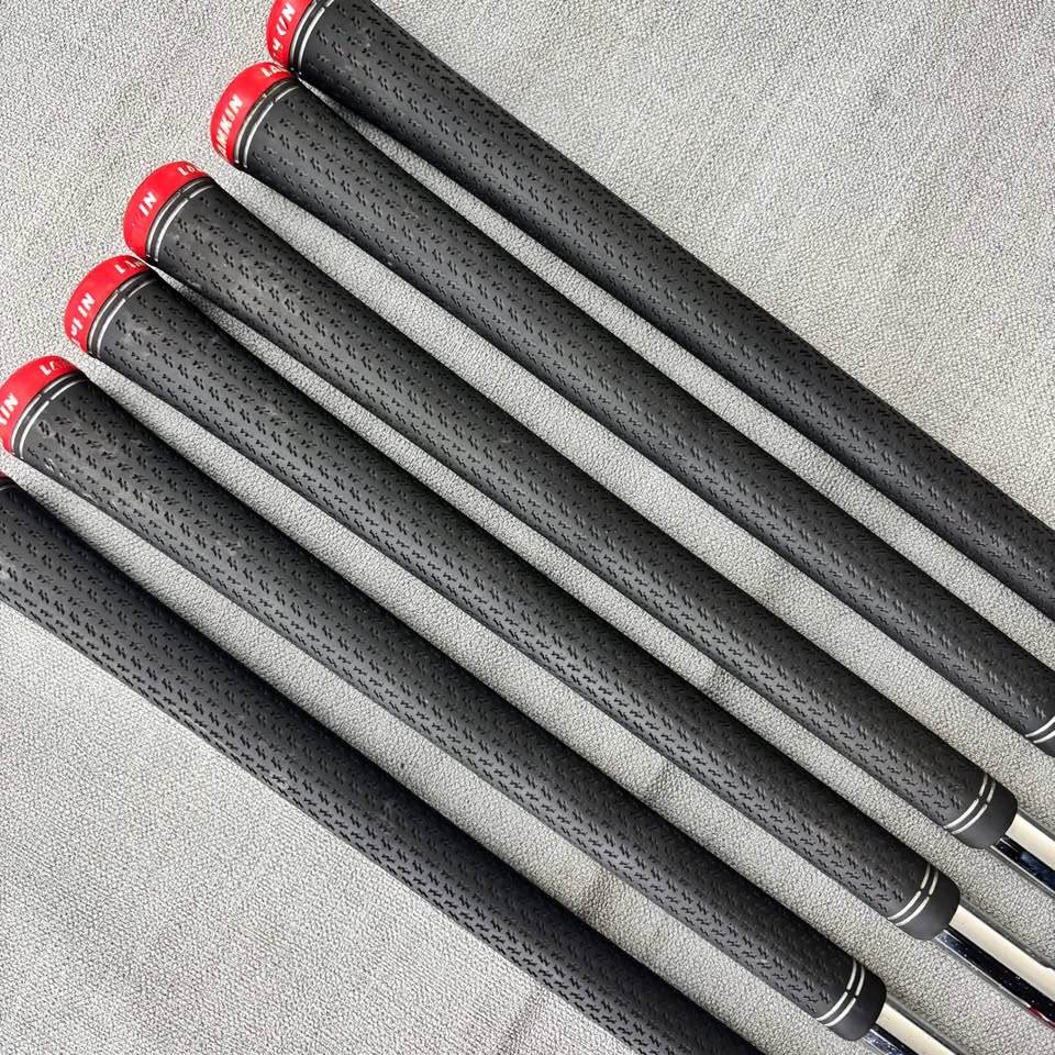 Taylormade Stealth Irons - Regular Flex / 6-SW