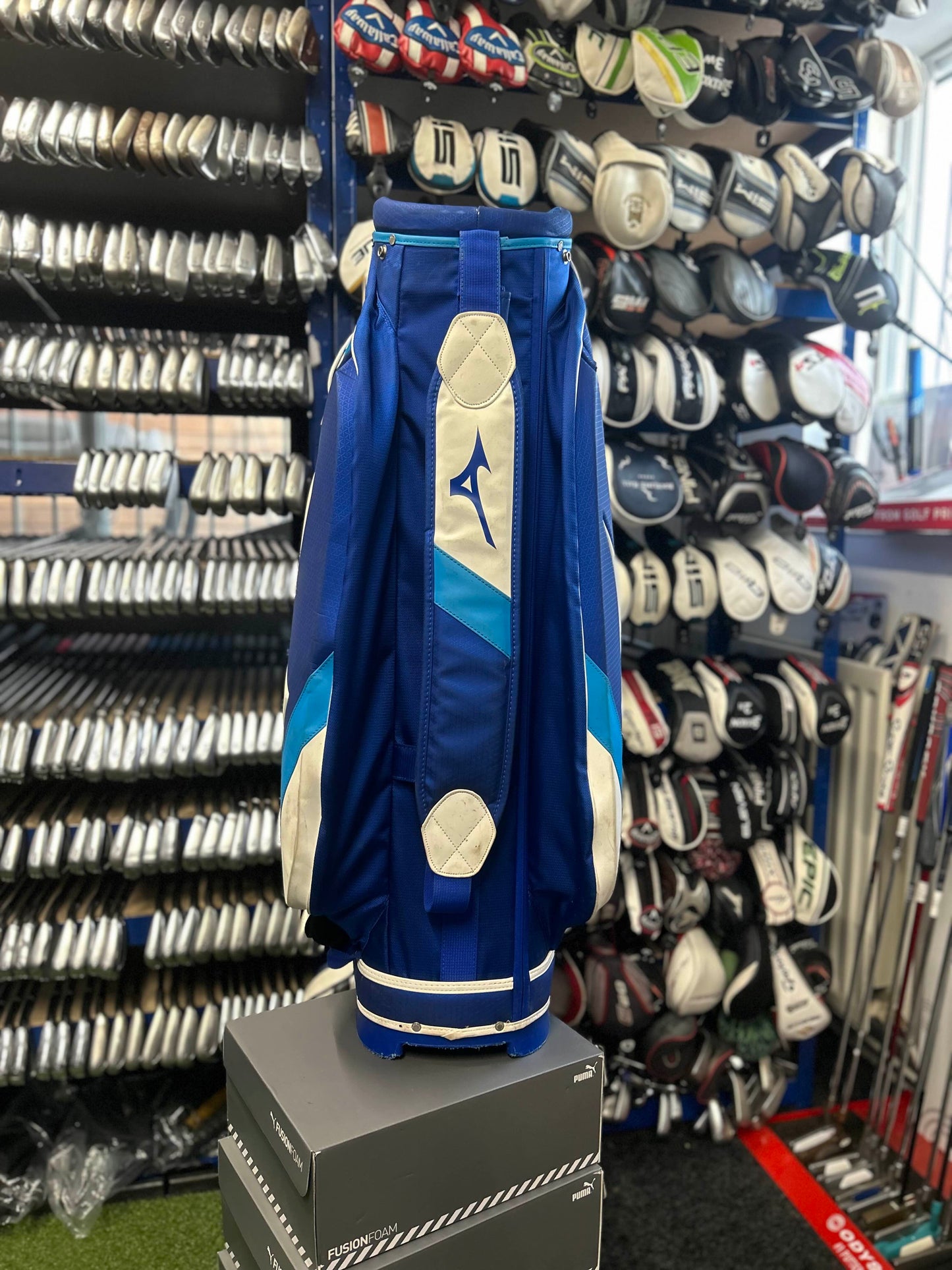 Mizuno Tour Stand Bag - All Zips Working & Rainhood